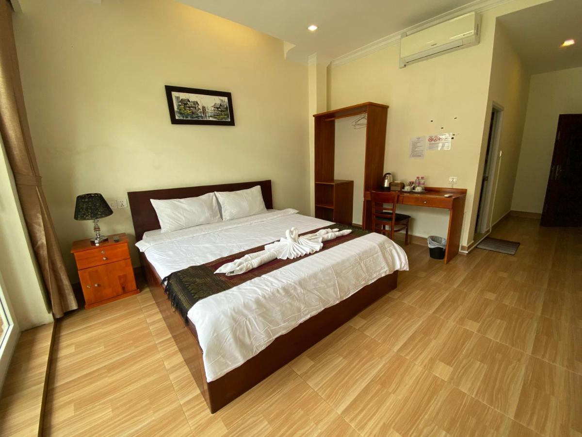 Phnom Penh Le Vincent Hotel Exterior photo