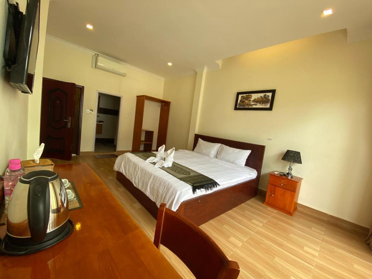 Phnom Penh Le Vincent Hotel Exterior photo